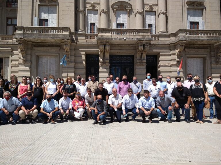 “Pareciera que los santafesinos que no viven en donde gobierna el PJ son de otra provincia”