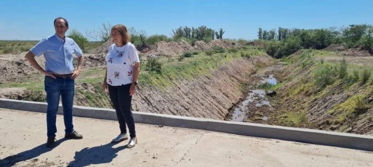 Rasetto y Lanatti recorrieron el nuevo puente sobre el canal Larguía