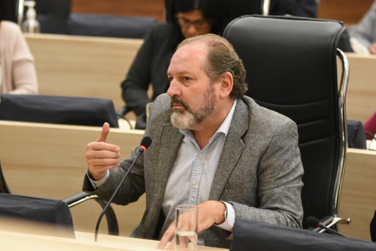 Insisten en discutir el uso de aplicaciones de movilidad para Rosario