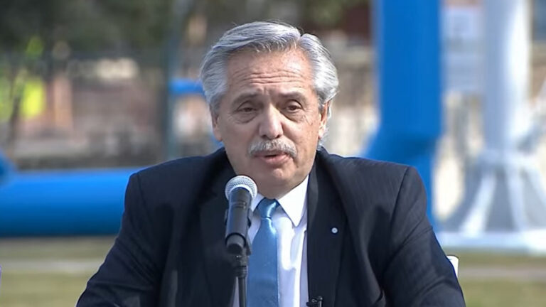 Fernández en Santa Fe: “Con esta obra que empezó, Santa Fe tendrá un 70% más de agua potable”