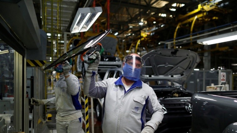 La actividad industrial se incrementó un 12,2% en los últimos doce meses