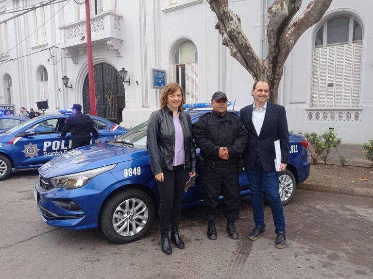 Rasetto participó de la entrega de móviles para el Departamento Iriondo