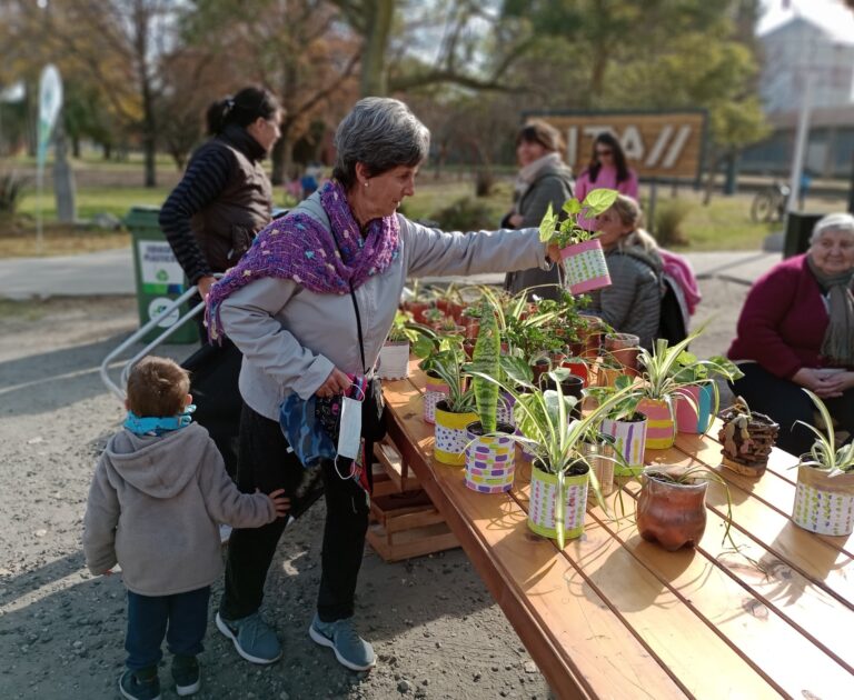 San Jerónimo Sud: Se realizó una jornada de ecocanje y cuidado del medioambiente