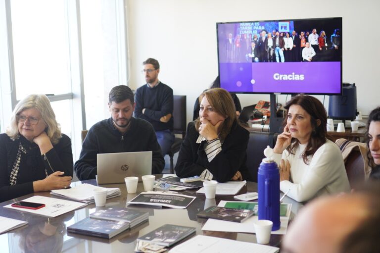 Mónica Fein propone llevar el programa “Vuelvo a estudiar” a todo el país