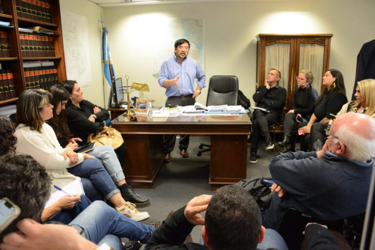 Basta de quemas: concejales y edilas se reunieron con el fiscal de Victoria Claudio Kishimoto