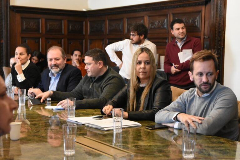 Juntos por el Cambio no avala obras en barrios de Rosario sin licitación pública