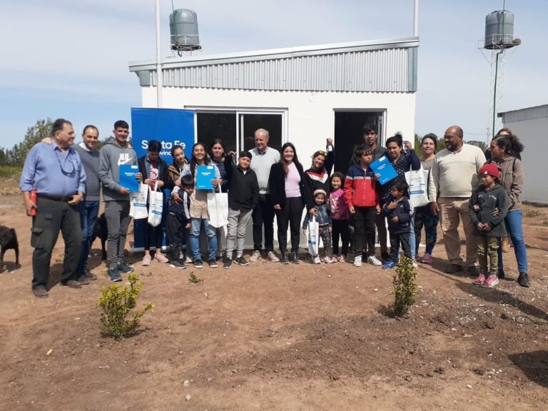 Se entregaron cinco nuevas viviendas en Pueblo Andino