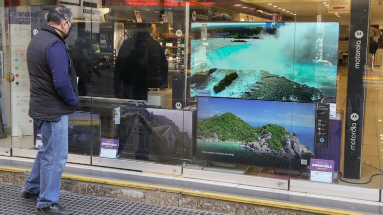 Se lanzará un programa a 30 cuotas para comprar televisores, aires acondicionados y celulares a baja tasa