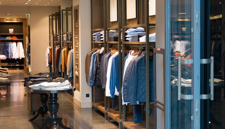 Los precios de vestimenta y calzado subieron en el año un 103,1%