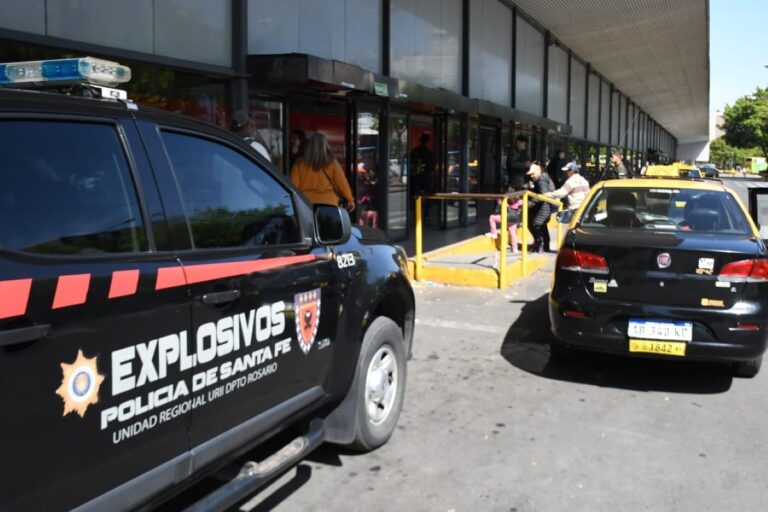 Nuevamente una falsa amenaza de bomba alteró el funcionamiento de la Terminal de Ómnibus de Rosario