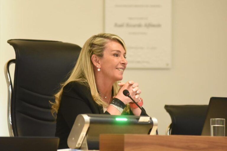 María Eugenia Schmuck fue reelegida como Presidenta del Concejo Municipal