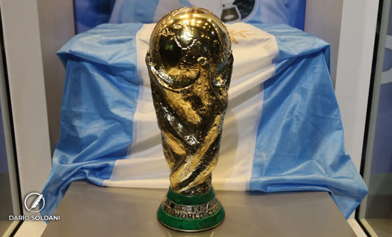 El Museo del Deporte exhibe la Copa del Mundo