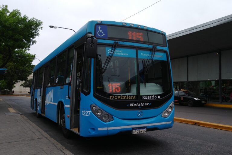 Desde este lunes rige otro aumento del boleto de colectivo: 99 pesos