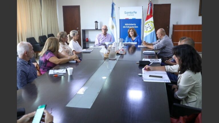 Paritaria docente: se reúnen el Gobierno provincial y los gremios