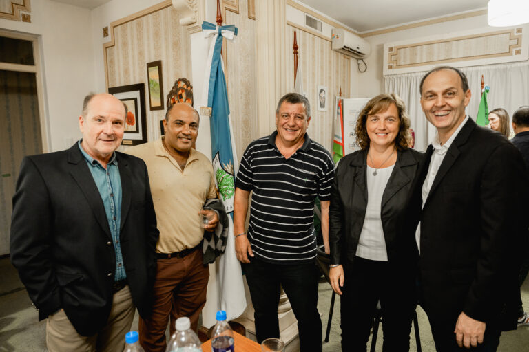 Rasetto presentó los emblemas del departamento Iriondo