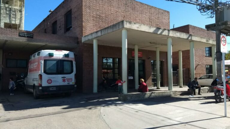 Villa Gobernador Gálvez: trabajadores de salud del Hospital Anselmo Gamen van al paro