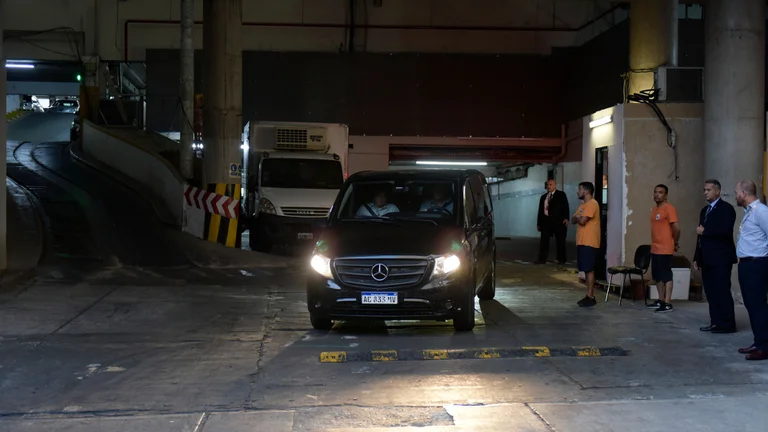 Alberto Fernández fue operado de una hernia de disco lumbar