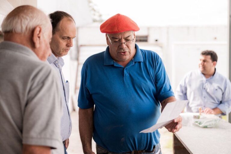 Cañada de Gómez: Rasetto entregó aporte económico para institución deportiva