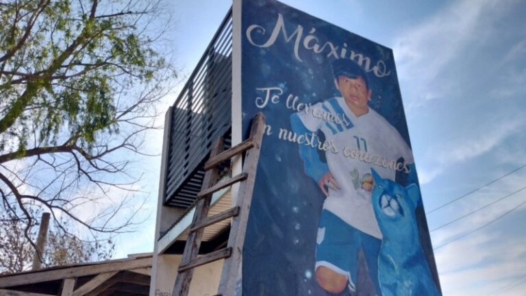 Con un emotivo mural, homenajearon a Máximo Jérez en el asentamiento Los Pumitas