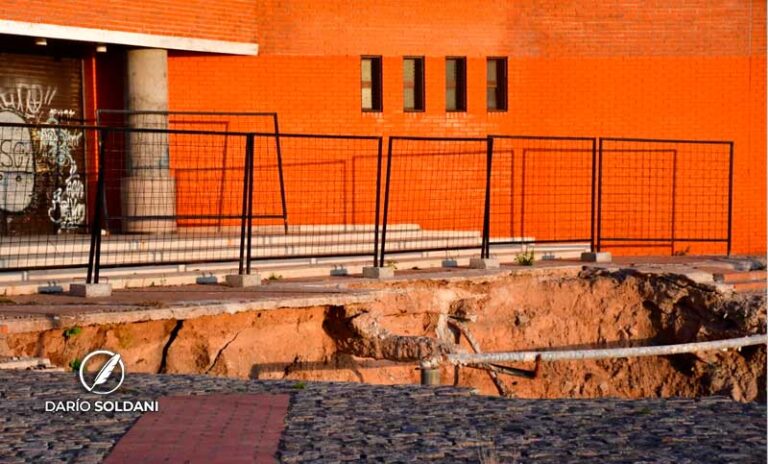 Suspendieron actividades en el Parque España por un nuevo derrumbe
