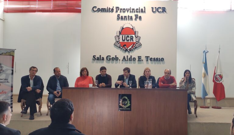 El Foro de Intendentes y Presidentes Comunales de la UCR se reunió con Pullaro para fijar una agenda de trabajo