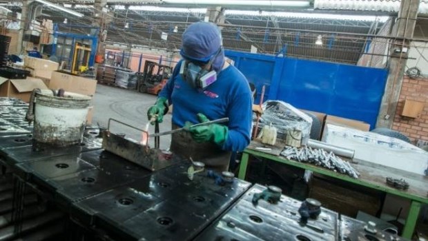 Trabajadores químicos de la rama acumuladores lograron aumento trimestral del 28,5%