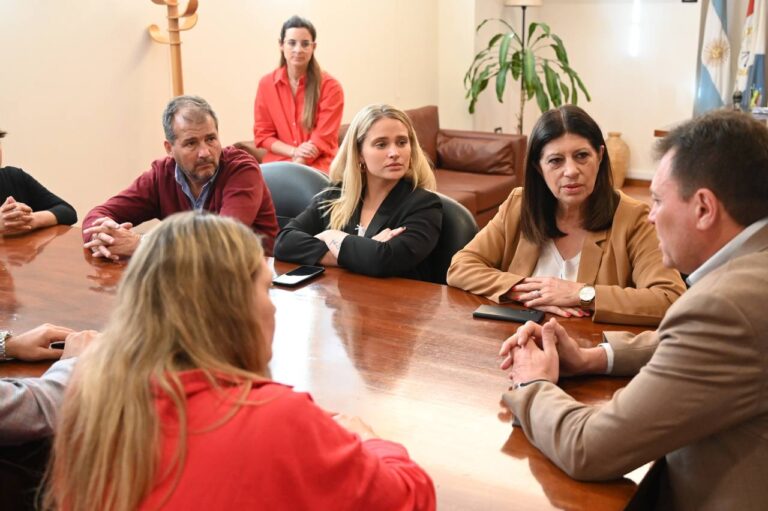 Clara García: “Somos el equipo que va a defender la esperanza y el futuro de Santa Fe”