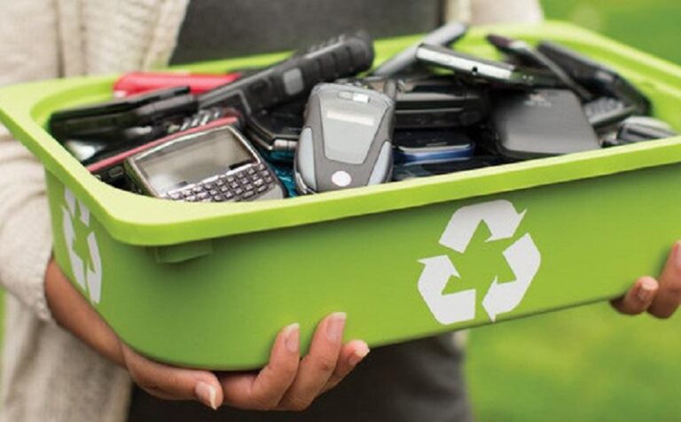 Empresa argentina recicla celulares para darles una segunda vida útil