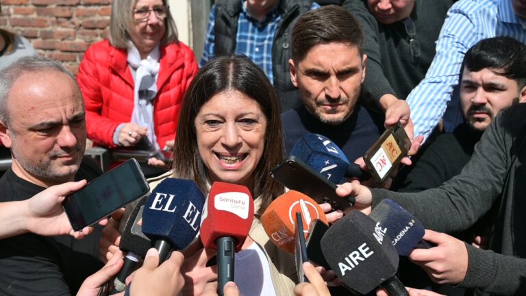 Acompañada por Pullaro,votó Clara Garcia:“Hoy es un punto de inflexión en la provincia de Santa Fe”