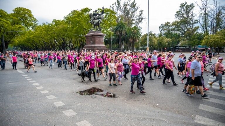 Este domingo se realizará la sexta edición de la Caminata Rosa en Rosario: cómo inscribirse