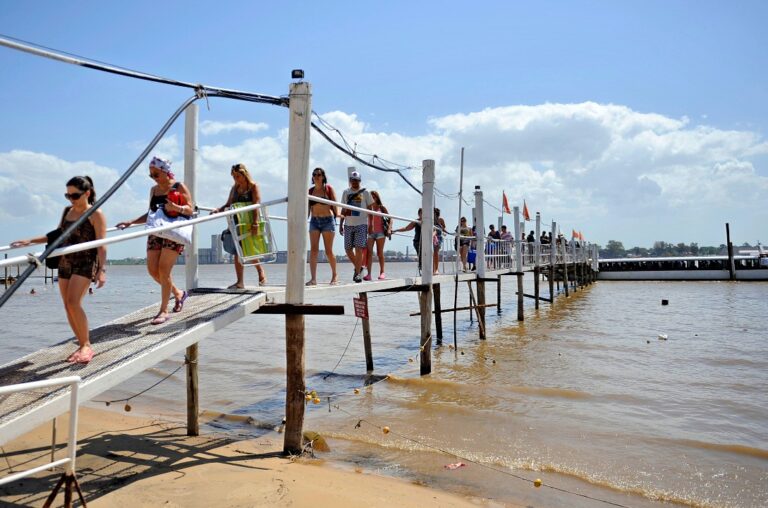 Desde diciembre, las lanchas de la Terminal Fluvial a la isla salen todos los días: los precios