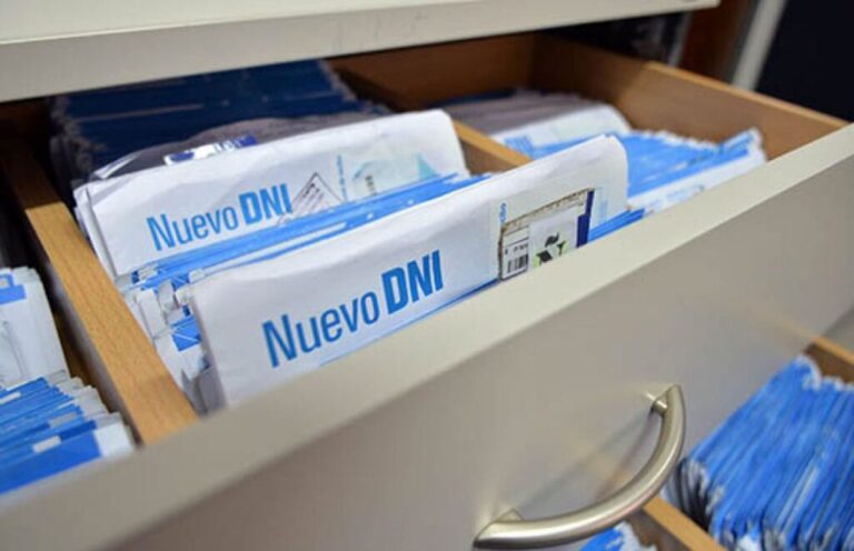 El Renaper lanza el nuevo DNI electrónico con chip y código QR