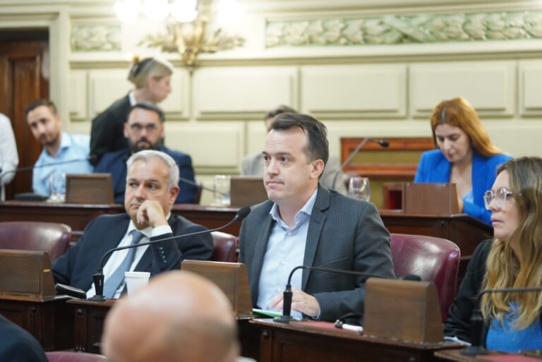 Blanco: “El DNU de Milei es una ruptura del pacto democrático argentino”