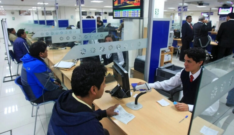 El Gobierno dio de baja a unos 7 mil empleados públicos del Estado