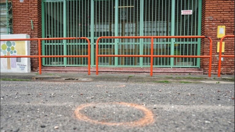Balean una escuela y es el tercer ataque contra instituciones de Rosario en pocas horas