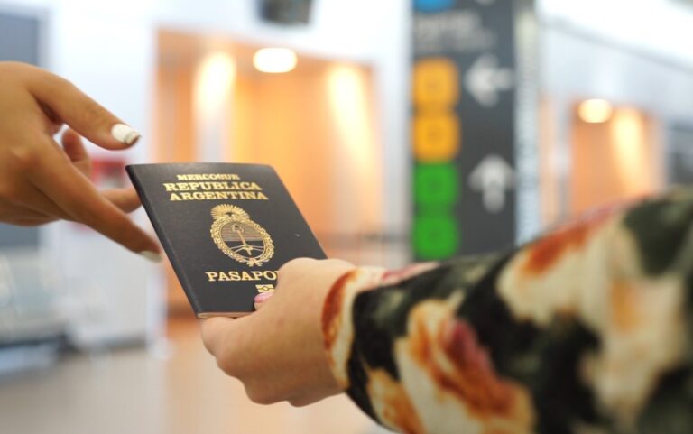 El Gobierno actualizó las tarifas para gestionar DNI y Pasaporte