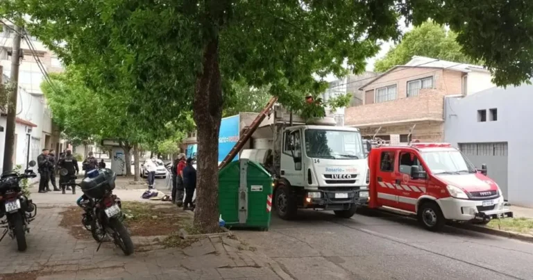 Balean un camión recolector de residuos y dejan nuevo mensaje mafioso