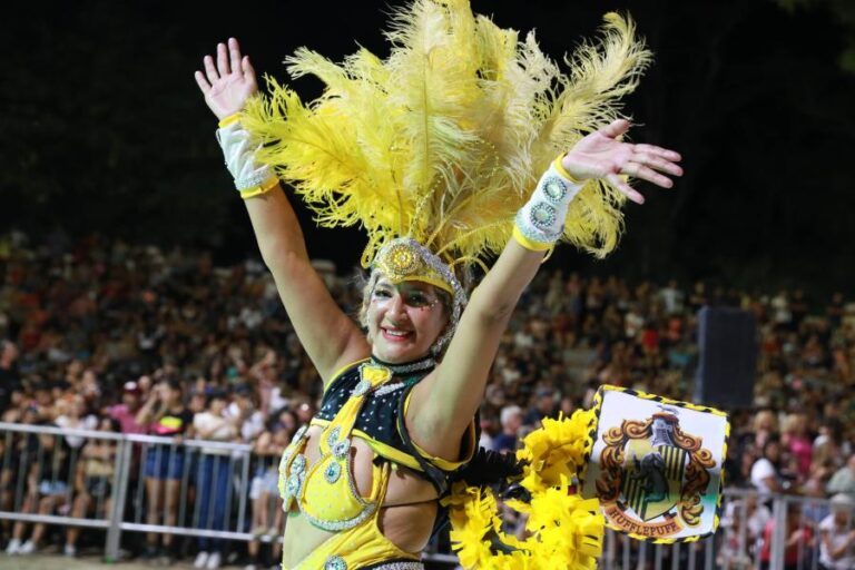 Por las lluvias, la última fecha del carnaval en la ex Rural se pasa al martes