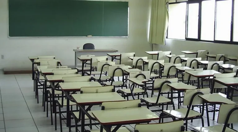 Santa Fe, sin clases: docentes públicos y privados inician un paro de 48 horas