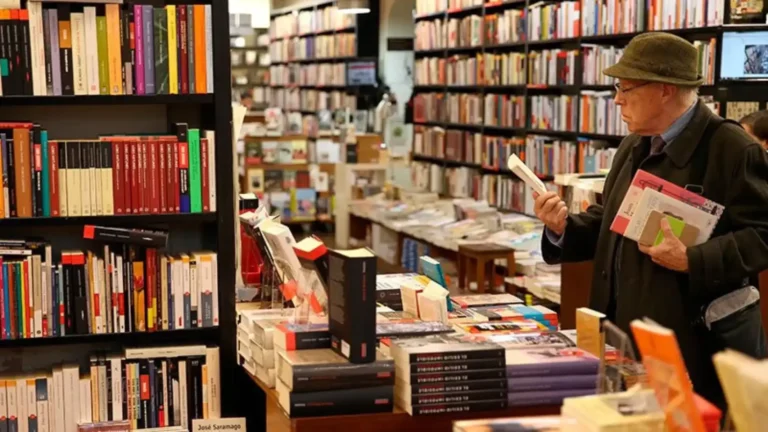 La venta de libros en el país cayó un 30% y asesta un duro golpe a la industria