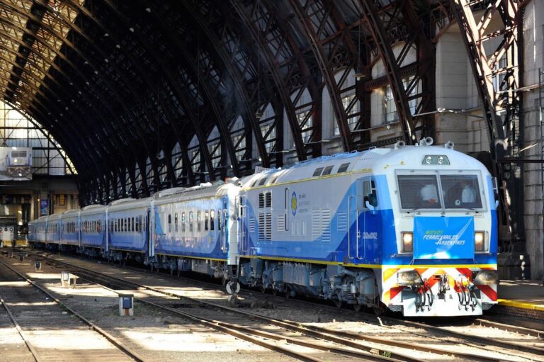 El tren Rosario-Buenos Aires sufre un incremento del 53% a partir de mayo