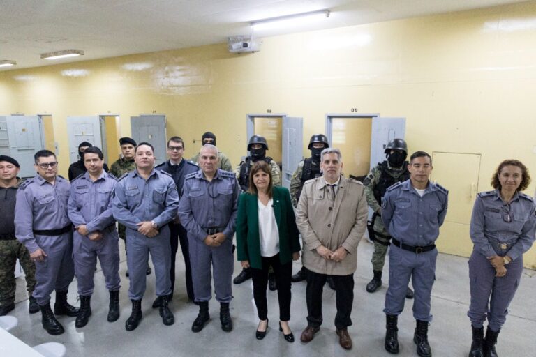 Bullrich visitó los nuevos pabellones para internos de alto riesgo en Ezeiza