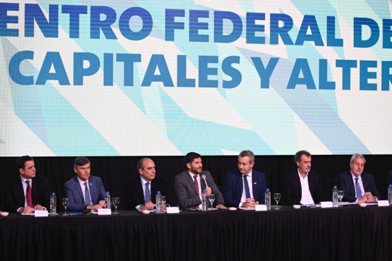 Francos: “Nuestro gobierno pretende un federalismo en serio”