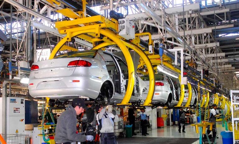Actividad desplomada: la producción de vehículos cayó 27,9% interanual en mayo