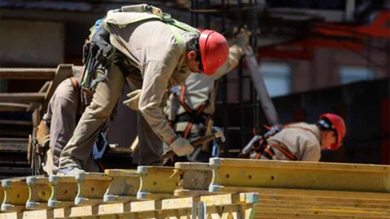 Por la eliminación de la obra pública, ya se perdieron más de 50 mil empleos en la construcción