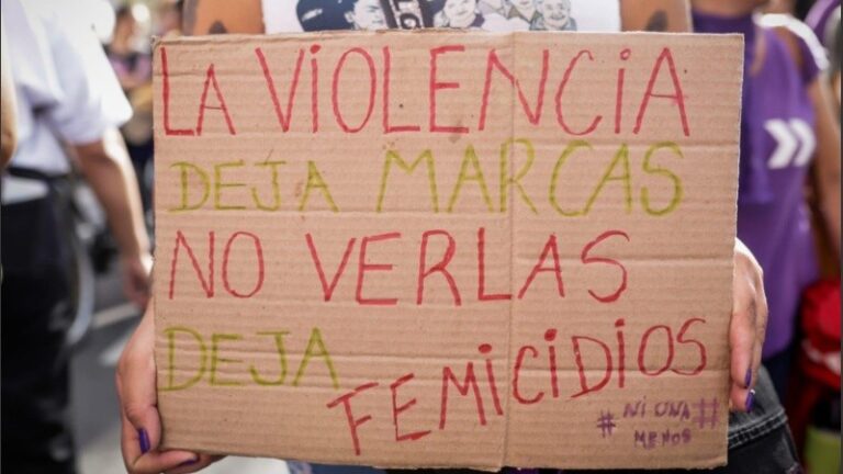 Ni Una Menos: en un nuevo aniversario Rosario marcha en contra de la violencia de género
