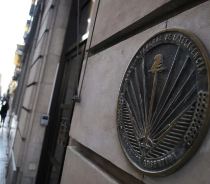 Milei ordenó la disolución de la Agencia Federal de Inteligencia