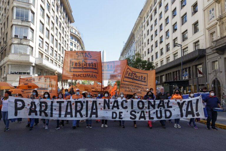 Hospital Posadas: Fesprosa marcha al Ministerio de Salud para pedir la reincorporación de los despedidos