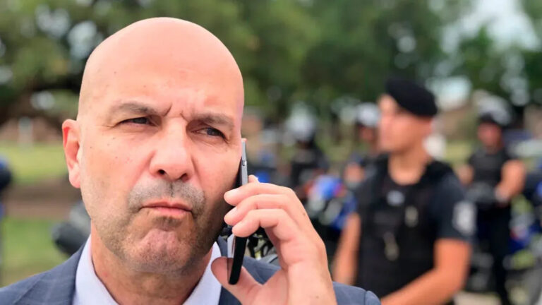 El nuevo jefe de Gendarmería pidió el pase a retiro de cinco integrantes de la fuerza involucrados en la causa de los seguros