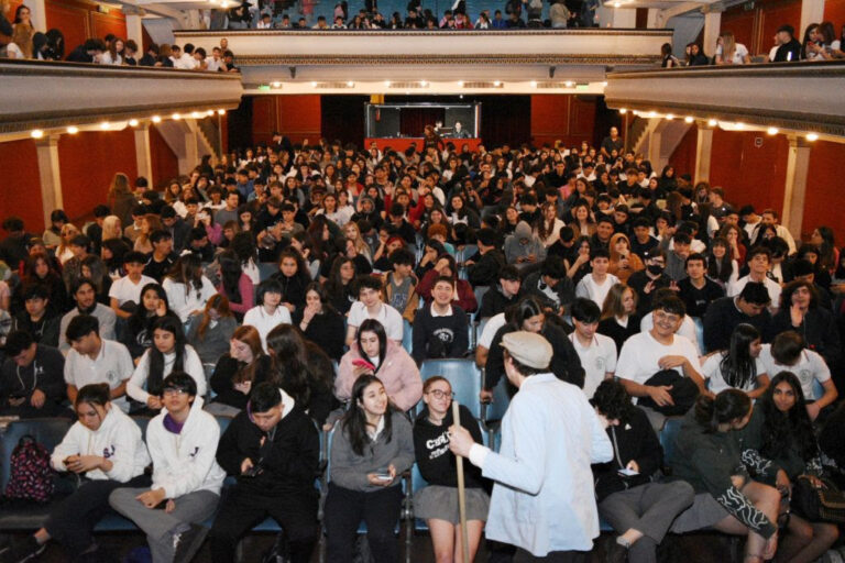 Primera vez al teatro convocó a 1.470 estudiantes